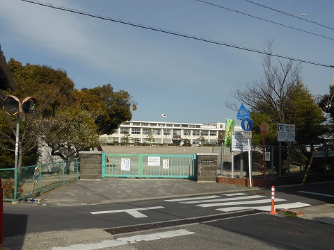 小学校　知立市立知立小学校（小学校）まで1570m