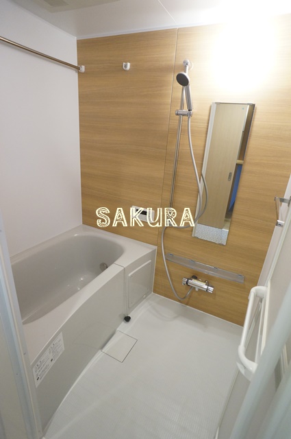 バス・シャワールーム　雨の日でも安心の浴室乾燥機付きです♪