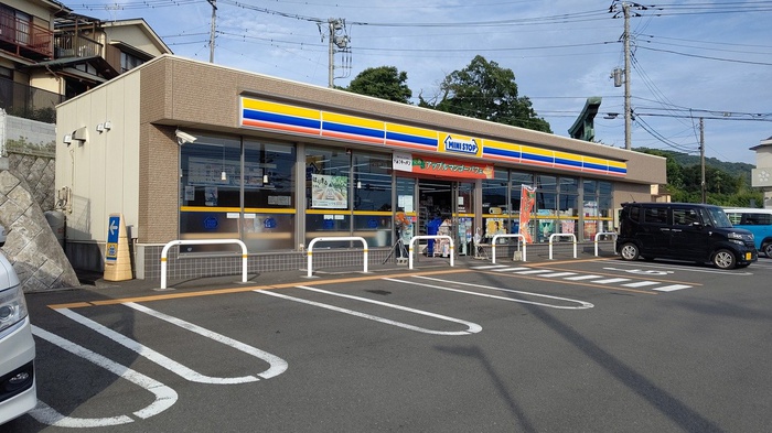 コンビニ　ミニストップ小田原曽我店（コンビニ）まで1200m