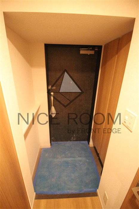 玄関　スプランディッド本町グラン　玄関