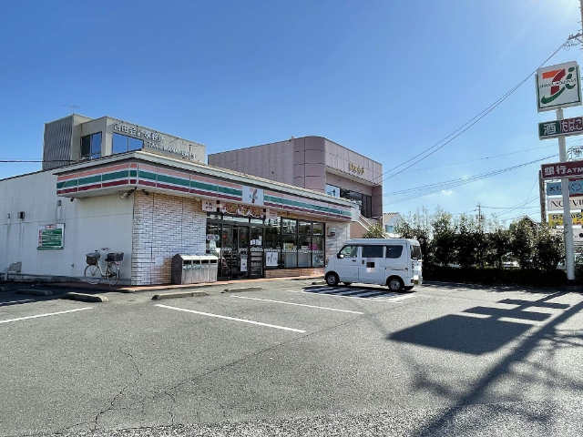 コンビニ　セブンイレブン焼津小川店（コンビニ）まで327m