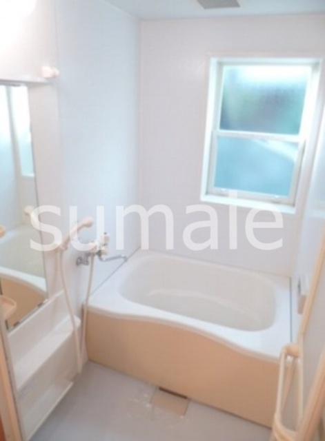 バス・シャワールーム　窓付きお風呂！