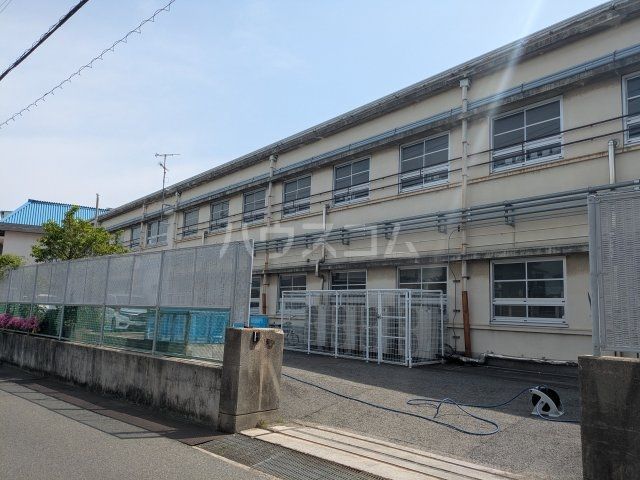 小学校　忠岡町立忠岡小学校（小学校）まで665m