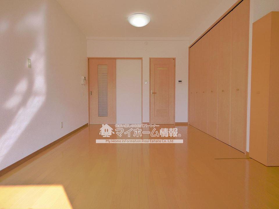 居室・リビング　南向きで日当たり良好！明るい室内