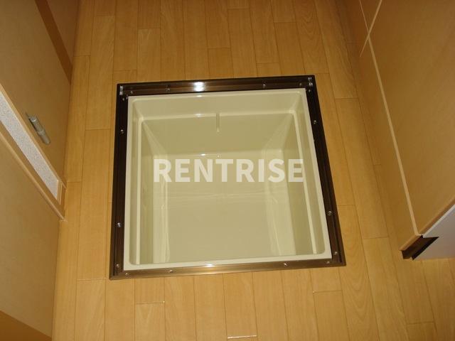 収納　床下収納