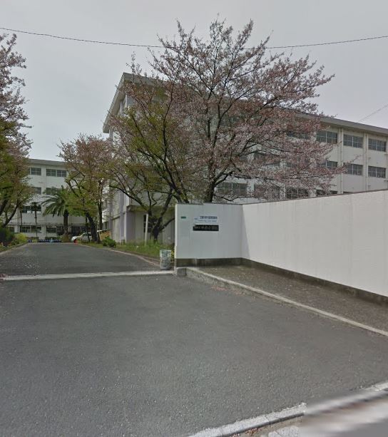 小学校　北九州市立中原小学校（小学校）まで604m