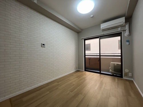 居室・リビング　洋室　約5.5畳　前回募集時／2025年1月の写真