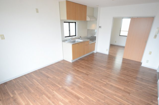 キッチン　キッチンに窓有り！換気しやすい♪