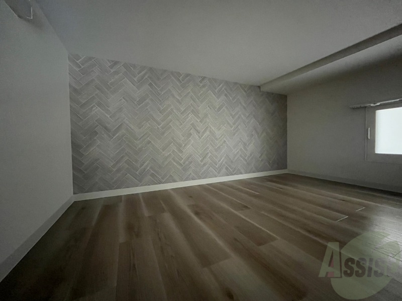 その他部屋・スペース　こちらのお部屋は光が差し込む、温かみのあるお部屋です。