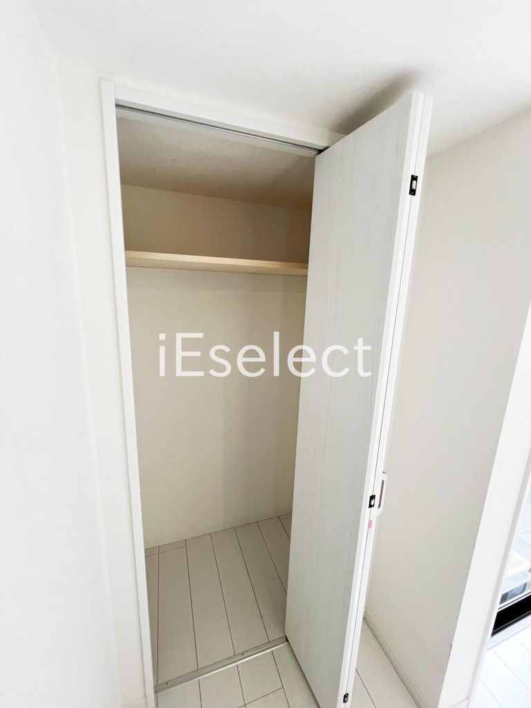 収納　長いコートもかけられるクローゼット