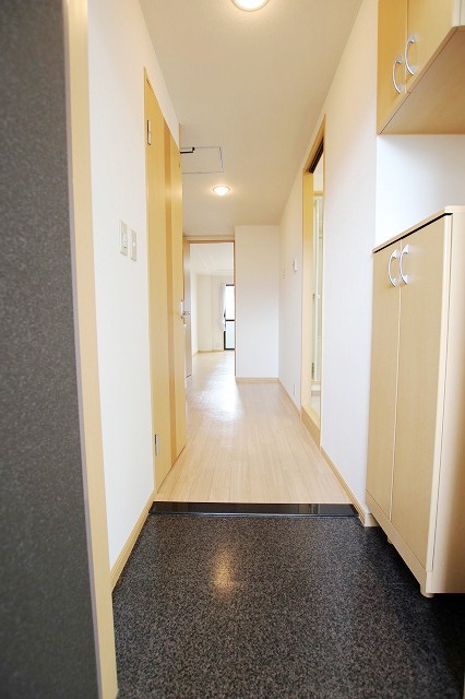 玄関　別号室の写真です（反転）