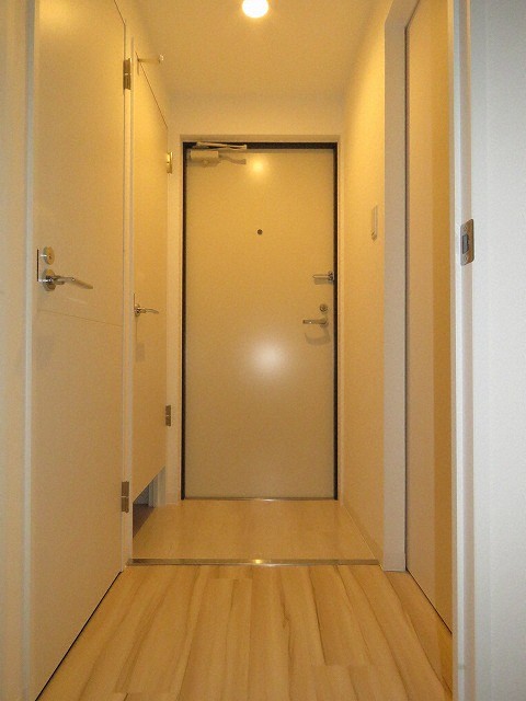 玄関　玄関にはシューズBOXが設置されています☆