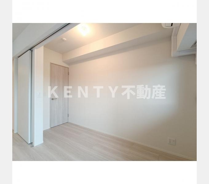 その他部屋・スペース　開放的な寝室です