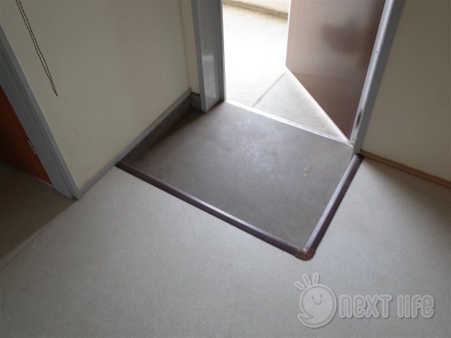 玄関　メゾン秀和