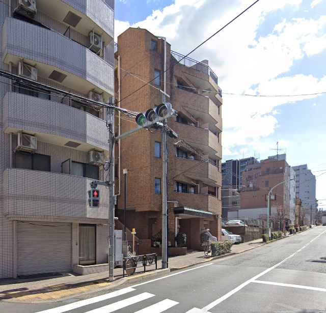 東京メトロ日比谷線 広尾駅 徒歩10分 6階建 築42年の外観写真