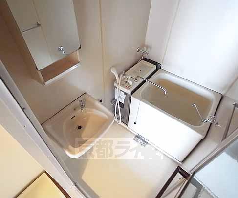 バス・シャワールーム　洗面所があっても洗い場確保！