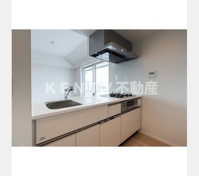 キッチン　コンパクトなキッチンで掃除もラクラク