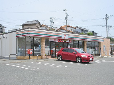 コンビニ　セブンイレブン（コンビニ）まで608m