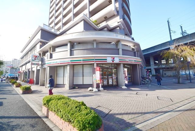 コンビニ　セブンイレブン北赤羽駅アクトピア店（コンビニ）まで242m