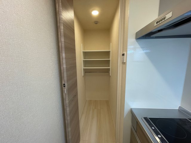 収納　パントリー