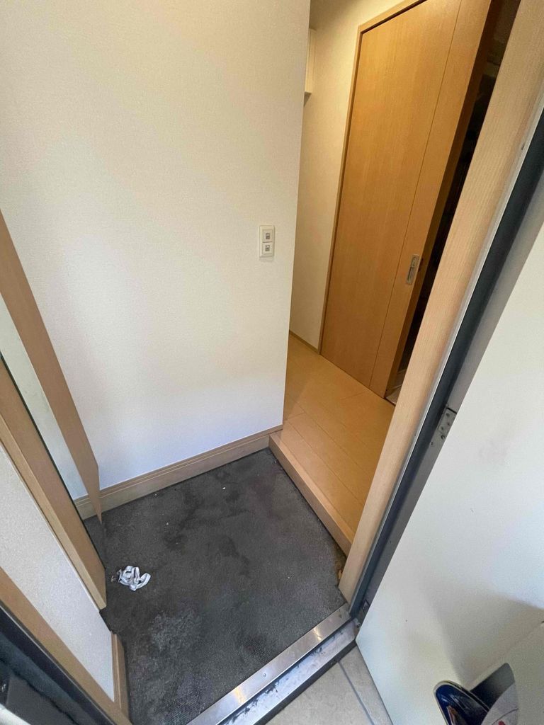 玄関　バルコニー