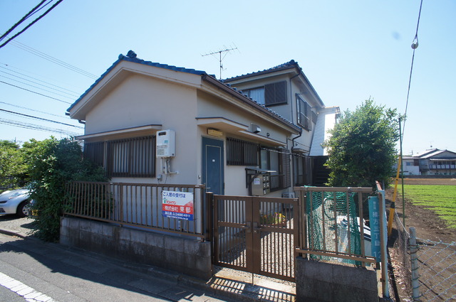 建物外観　小田急線狛江駅から徒歩９分の立地☆
