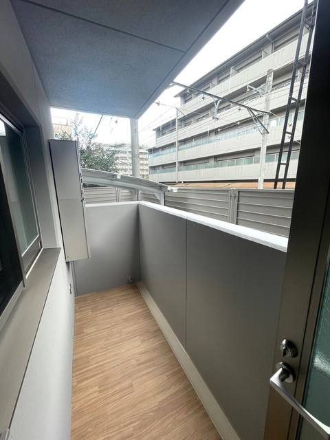 バルコニー　写真は１０１号室