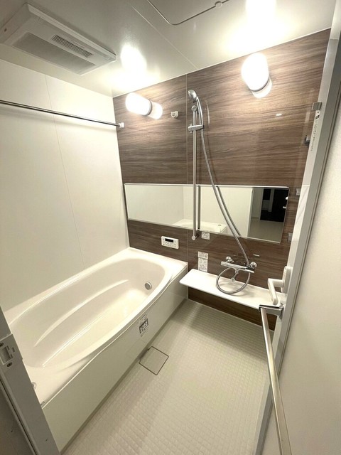 バス・シャワールーム　写真は１０１号室