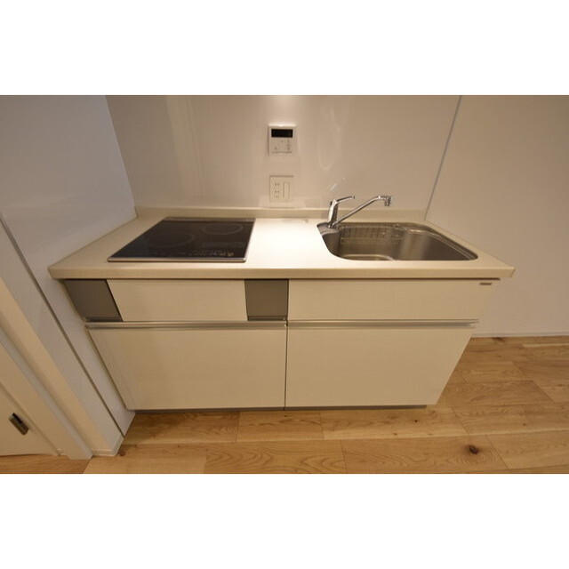 キッチン　明るい色調の室内です