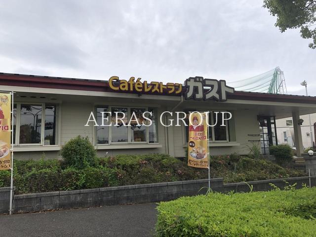 飲食店　ガスト 多摩南野店（飲食店）まで145m