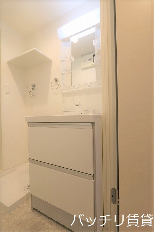 洗面設備　同型タイプの為、現状を優先いたします