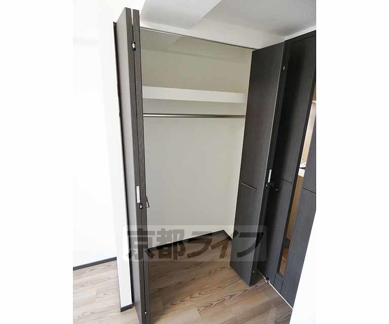 収納　・階数によって床・建具の色が異なります