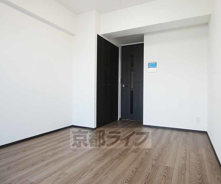 居室・リビング　・階数によって床・建具の色が異なります