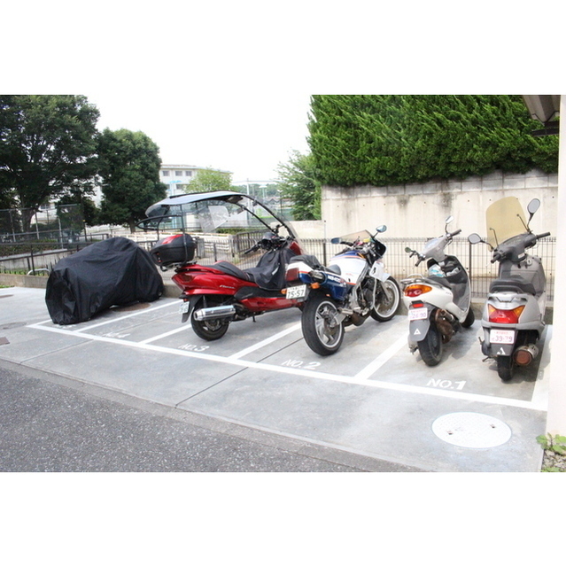 駐車場　バイク置き場