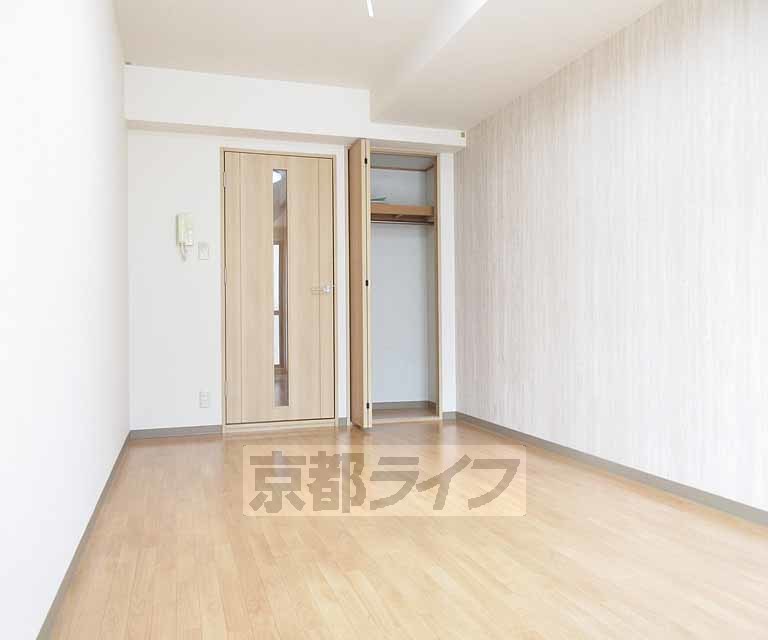 居室・リビング　広い室内