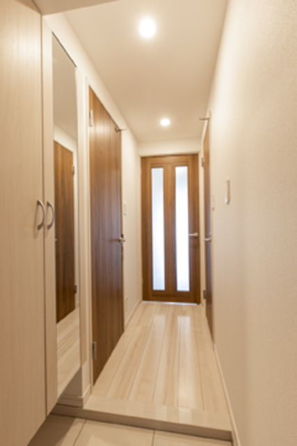 玄関　※写真は同タイプ住戸です。