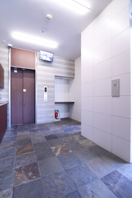 エントランス　☆エントランス内部☆エレベーター有ります★