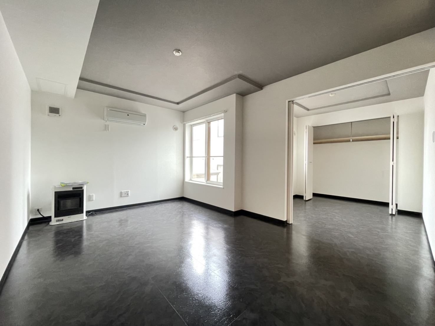 居室・リビング　※反転タイプ