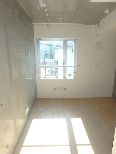 居室・リビング　※別部屋の参考写真です。