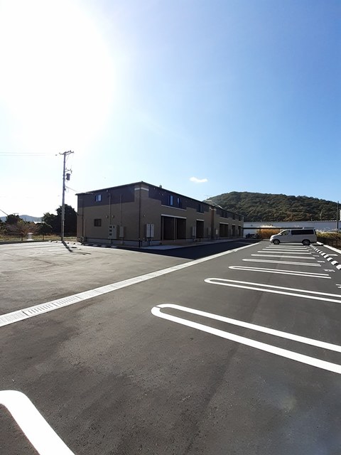 駐車場　駐車場