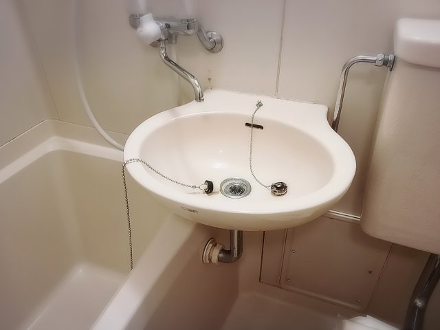 洗面設備　ゆったりとスペースのある洗面所