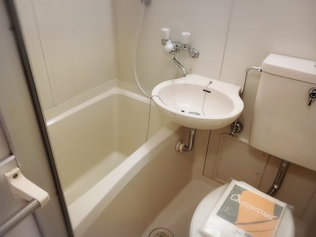 バス・シャワールーム　落ち着いた空間のお風呂です