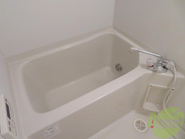 バス・シャワールーム　バスルームはこちらです。広々としてゆったり休めます。