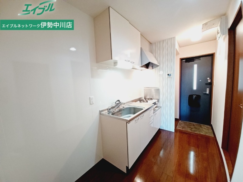 キッチン　同物件別部屋のお写真です。