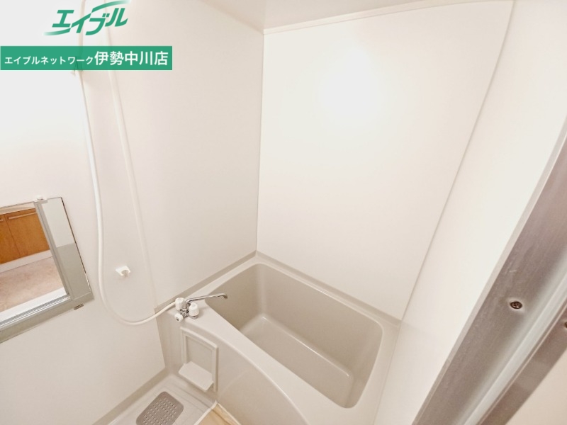 バス・シャワールーム　同物件別部屋のお写真です。