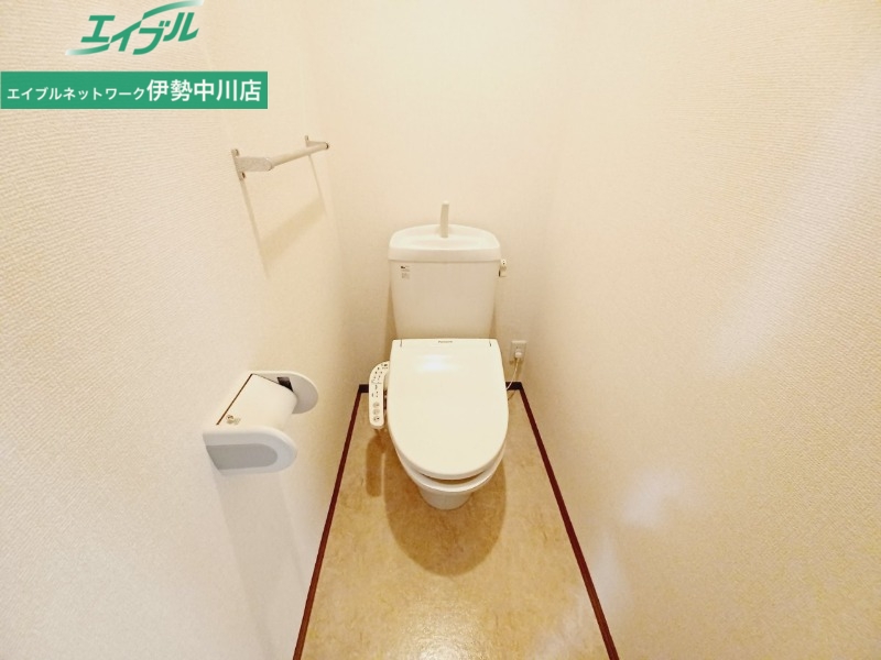 トイレ　同物件別部屋のお写真です。