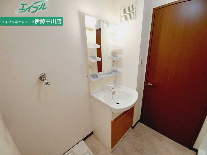 洗面設備　同物件別部屋のお写真です。