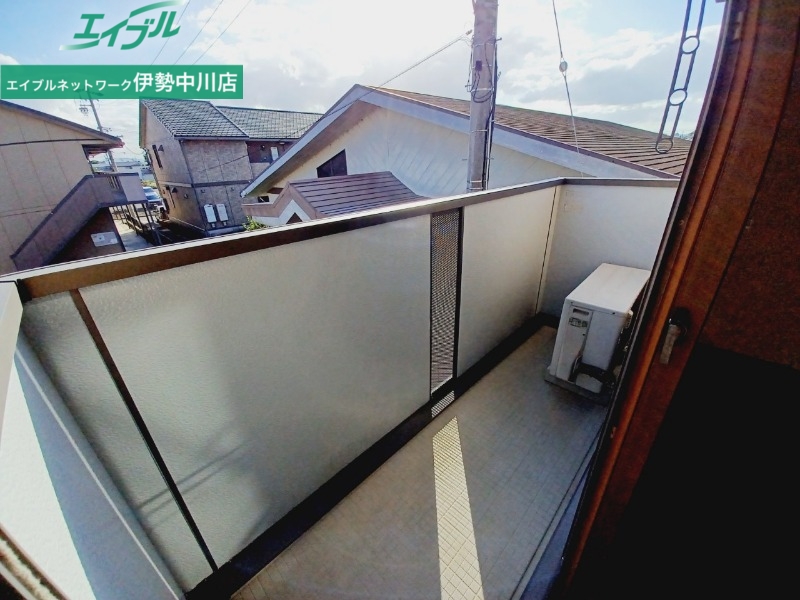 バルコニー　同物件別部屋のお写真です。