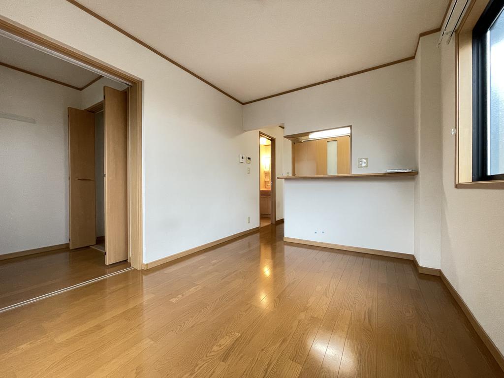 居室・リビング　以下反転タイプ居室写真