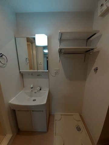 洗面設備　使いやすい洗面所です